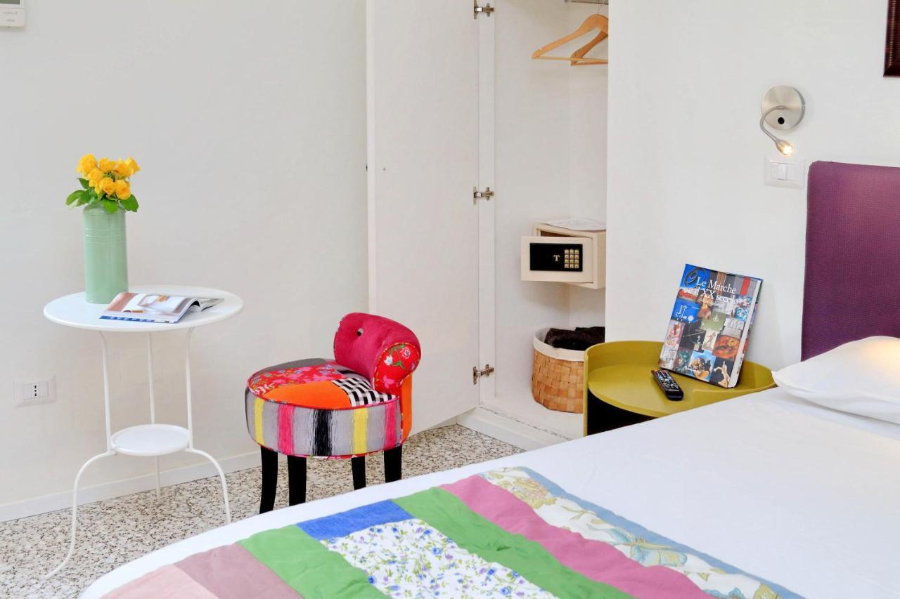 Guest House Viaroma San Severino Marche Exteriör bild